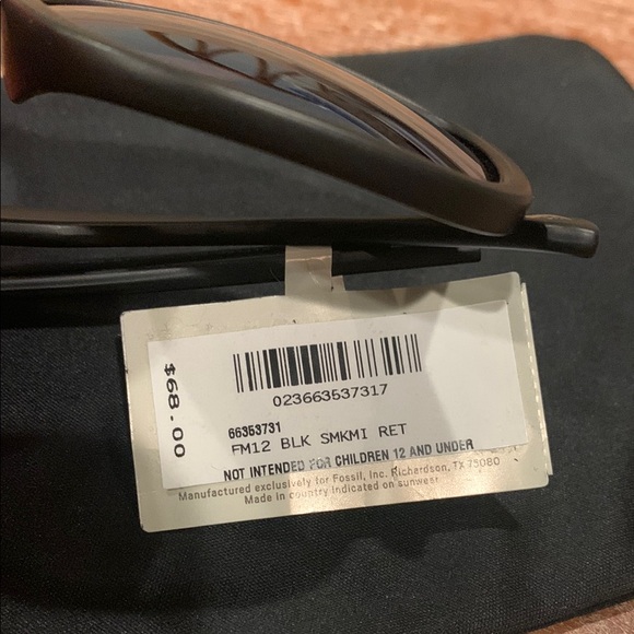 Fossil Black Sunglasses with Blue Lenses - Picture 3 of 3